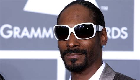 snoop dogg bee sunglasses|snoop dogg without sunglasses.